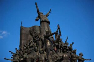 Paggunita sa Anibersaryo ng EDSA Revolution: Ang Diwa ng People Power sa Makabagong Panahon