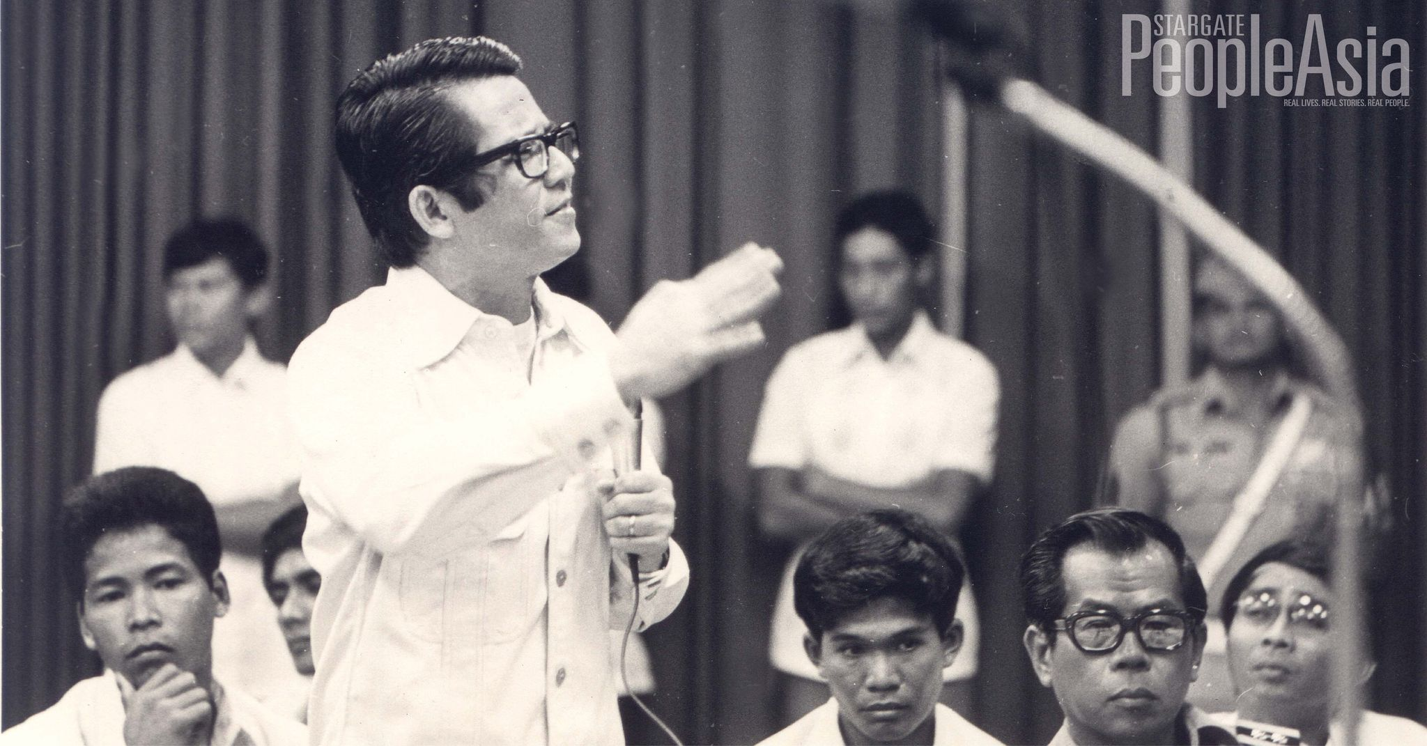 Sino si Ninoy Aquino? Ang Buhay at Kamatayan ng Bayaning Pilipino